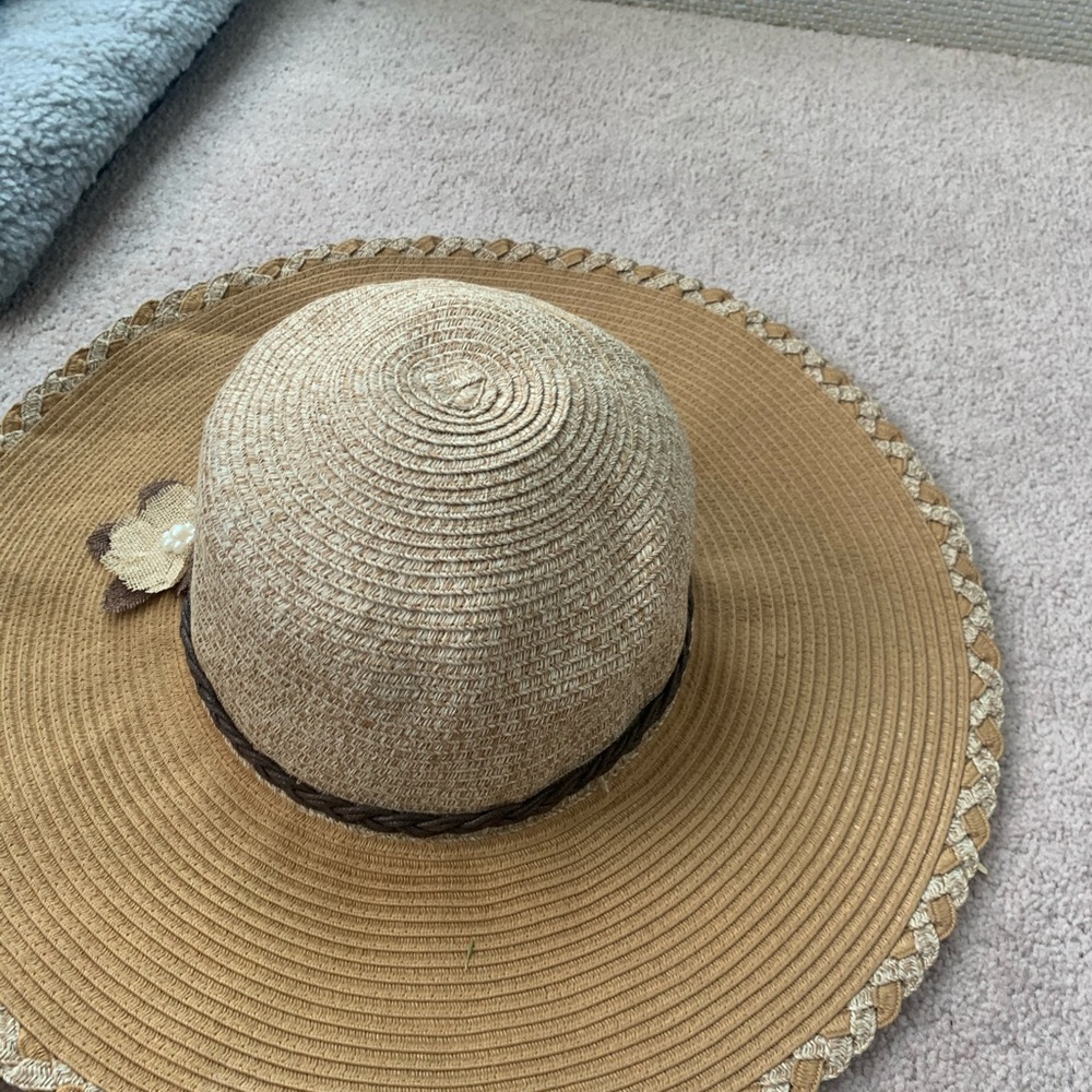 Sun hat - Picture 3 of 3